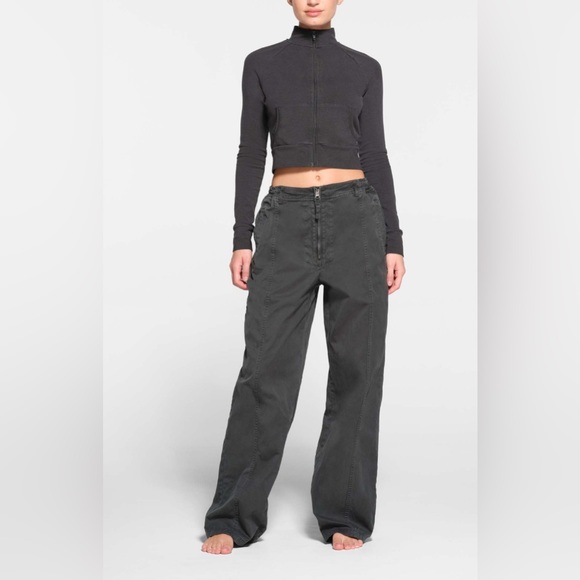 NWT Skims Outdoor Woven Pant in Ash Effortlessly Chic Cool , size M - Picture 2 of 13